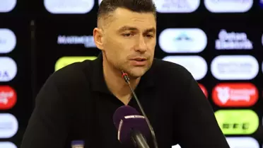 Burak Yılmaz maç sonrası açıklama yapıyor