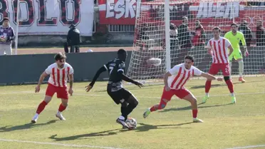 Maçın kritik anlarından bir kare