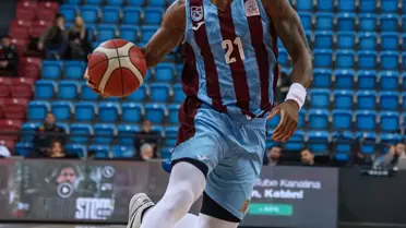 Maçın kritik anlarından bir fotoğraf