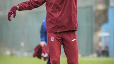 Stadyumda hazırlık yapan Trabzonspor oyuncuları