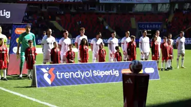 Maçın kritik anlarından bir kare