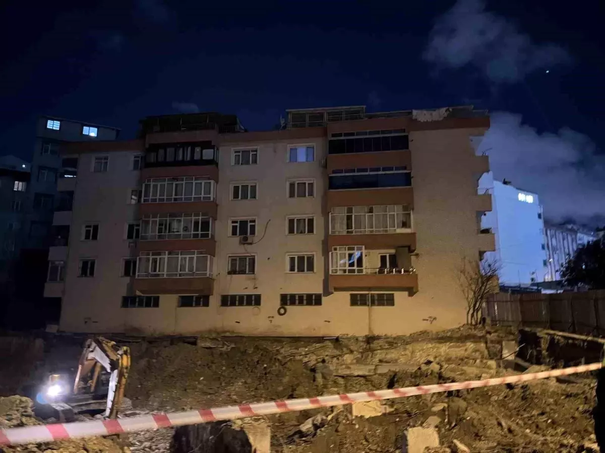 Bahçelievler'de 4 Katlı Bina Boşluk Sorunu Sonrası Mühürlendi