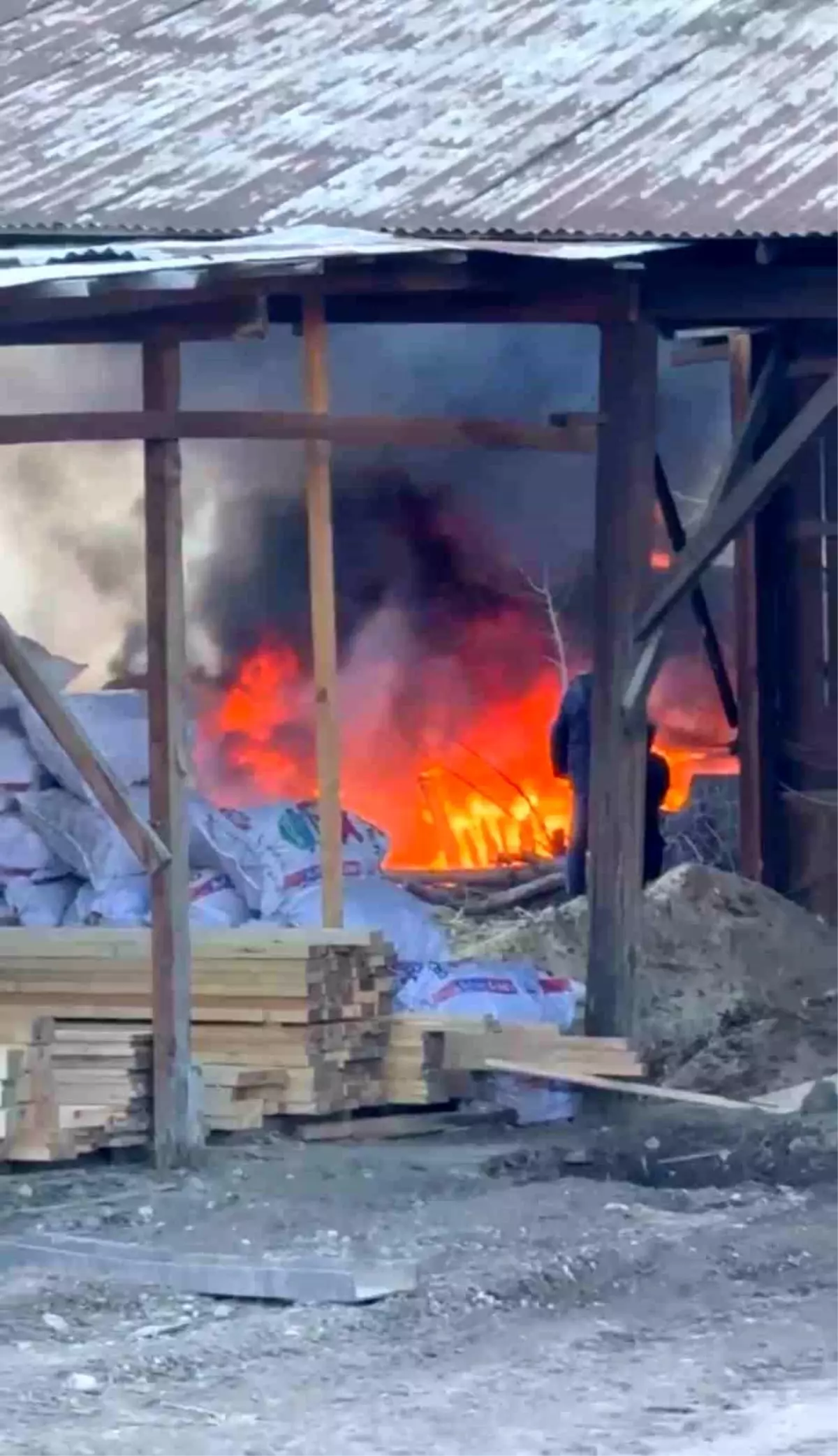 Safranbolu’da Çöp Konteyneri Yangını Hızla Kontrol Altına Alındı