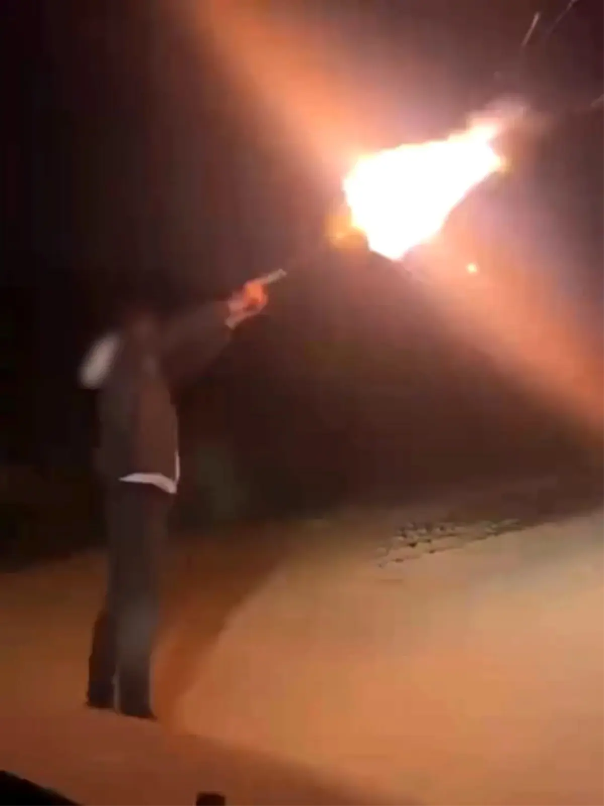 İnegöl’de Tabancayla Havaya Ateş Açan Şahıs Polis Tarafından Gözaltına Alındı