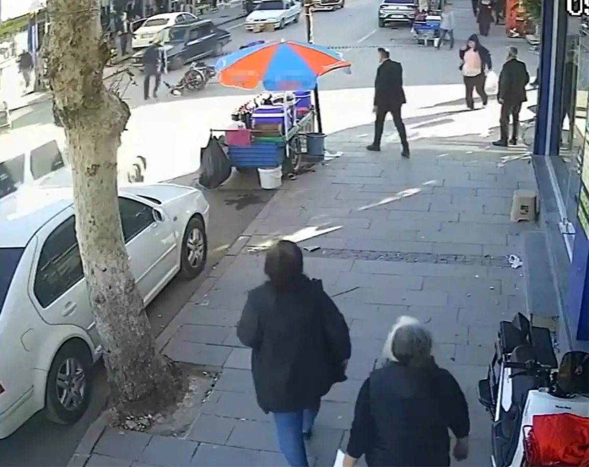 Kozan’da Motosiklet ve Otomobil Çarpışması: Sürücü Hastaneye Sevk Edildi