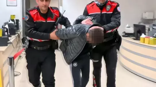 Aksaray’da 16 Yaşındaki Genç, Lüks Aracı Çalınca Polisle 15 Dakikalık Kovalamaca Sonunda Yakalandı