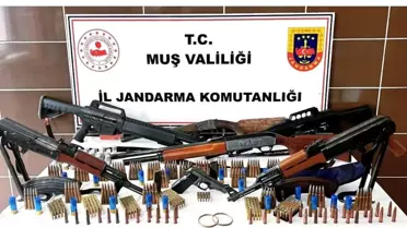 Muş'ta Jandarma Operasyonu: Çok Sayıda Silah ve Tarihi Eser Ele Geçirildi