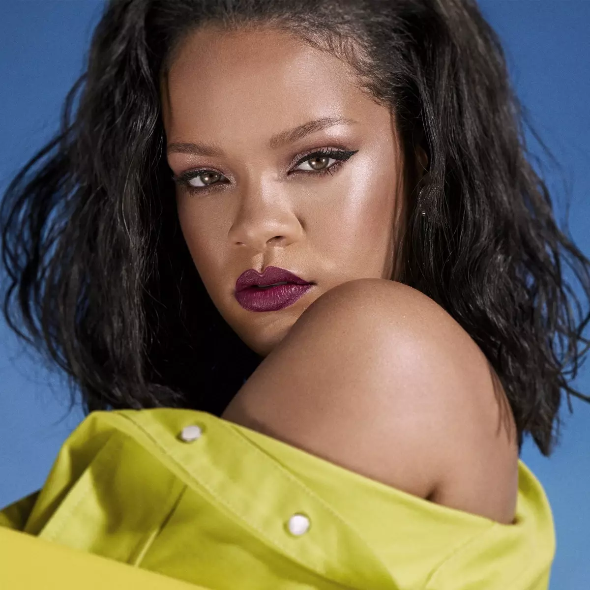 Beverly Hills’te Rihanna’nın Konutuna Silahlı Saldırı: AR‑15 ile Ateş Açıldı