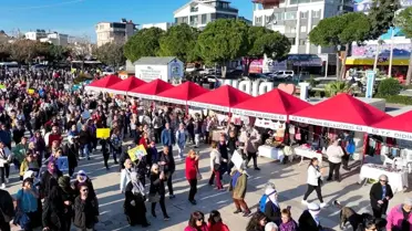 Didim'de Emekçi Kadınlar Pazarı Açıldı: Yerel Kadın Üreticileri Kent Meydanında Buluştu