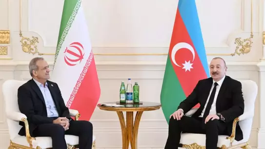 İran Cumhurbaşkanı Pezeşkiyan ve Azerbaycan Cumhurbaşkanı Aliyev
