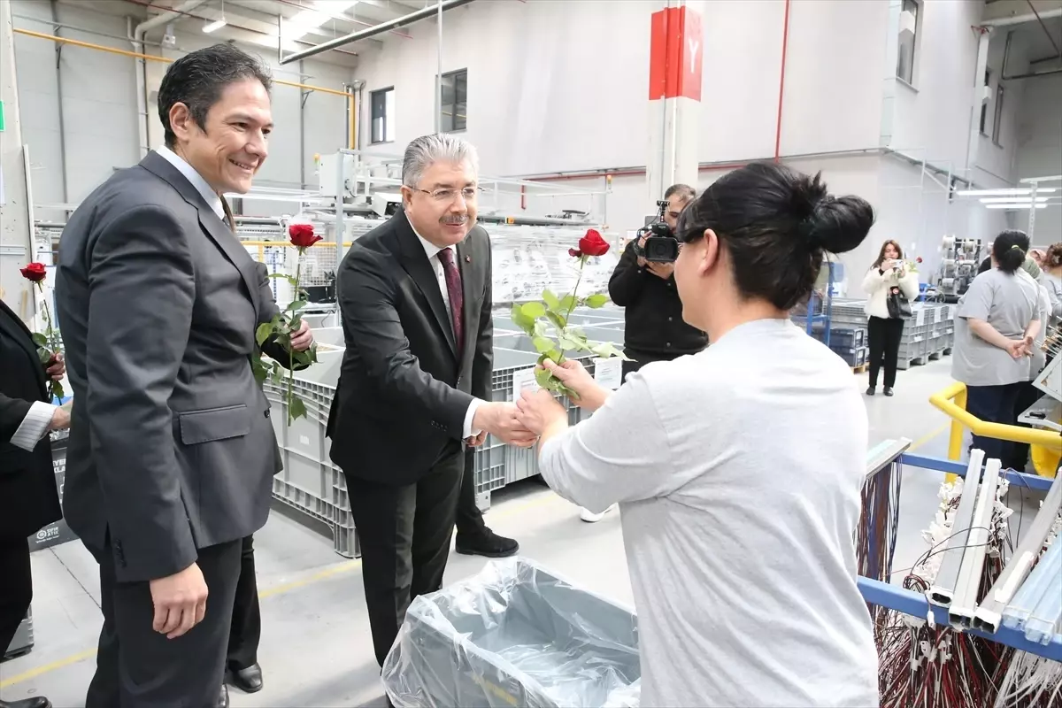 Eskişehir Valisi Erdinç Yılmaz, Kadın Çalışanlarıyla Buluştu
