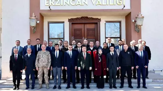 Erzincan’da Vali Aydoğdu Yönetiminde Birim Amirleri Proje ve Destek Değerlendirmesi
