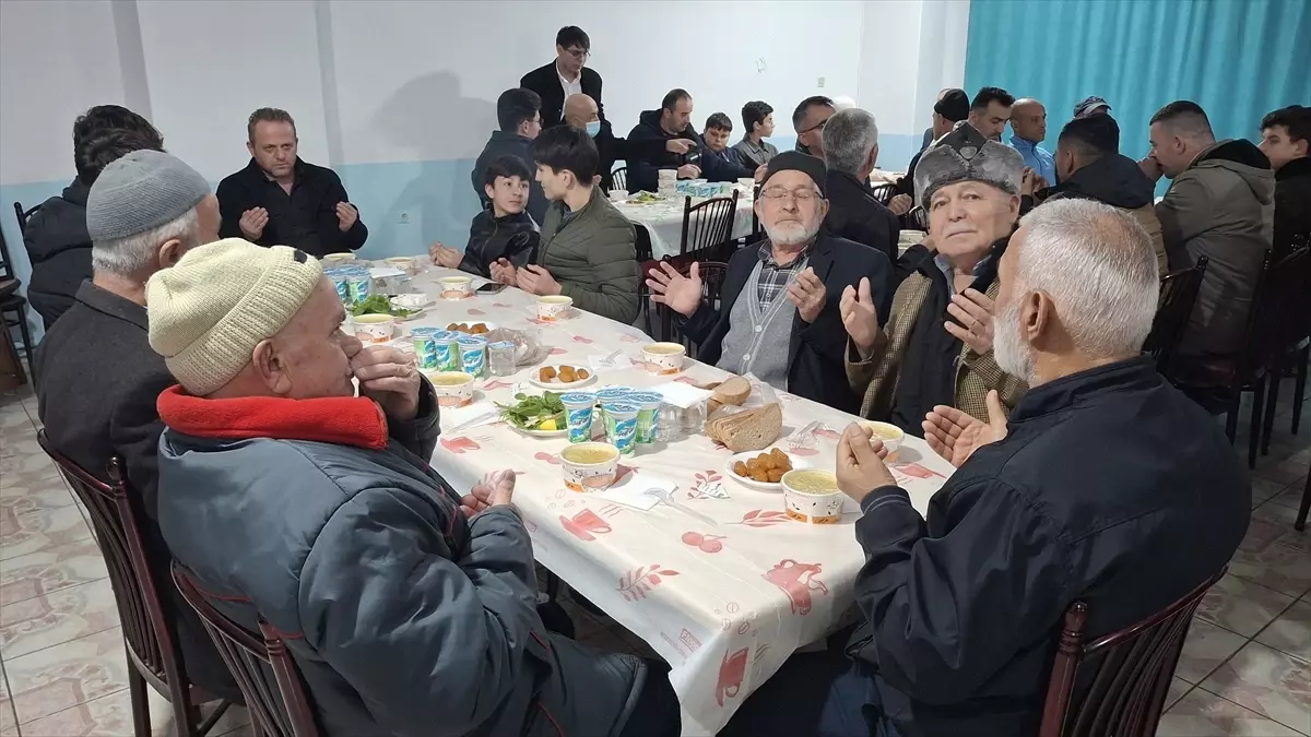 Beypazarı'nda Bartınlıların Ramazan Sofrası Buluştu