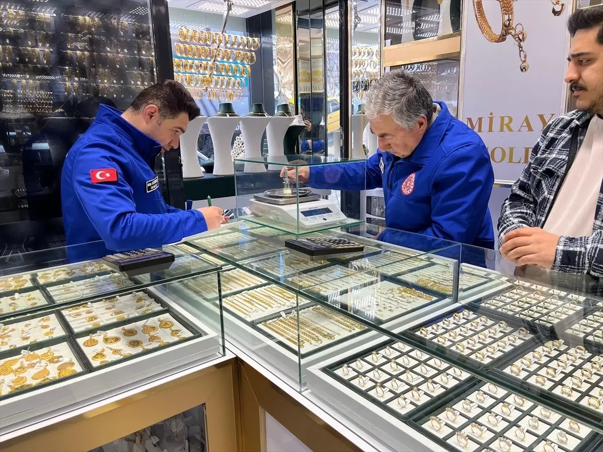 Bitlis’te Sanayi Müdürlüğü Ölçü Aletlerini Denetleyerek Haksız Rekabeti Engelliyor