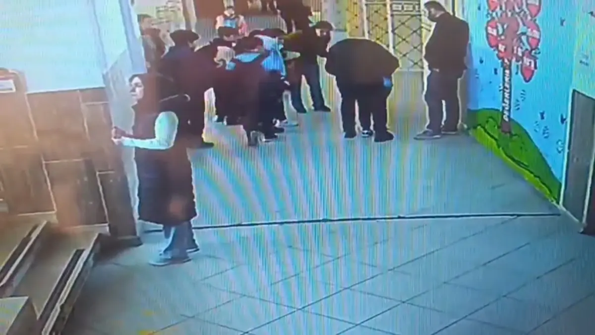 Malatya’da Öğretmen, Boğazına Şeker Takılan Öğrenciyi Heimlich Manevrası ile Kurtardı