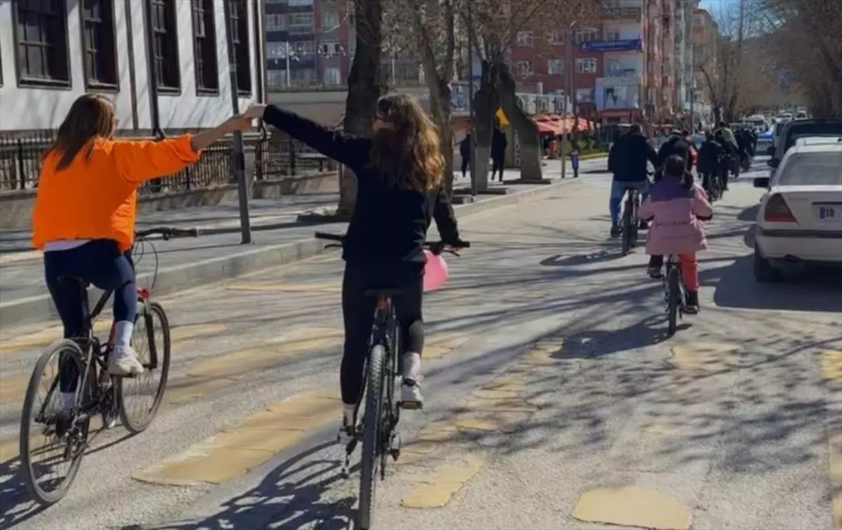 Çankırı’da Kadınların Gücünü Kutlayan Bisiklet Turu Coşkusu