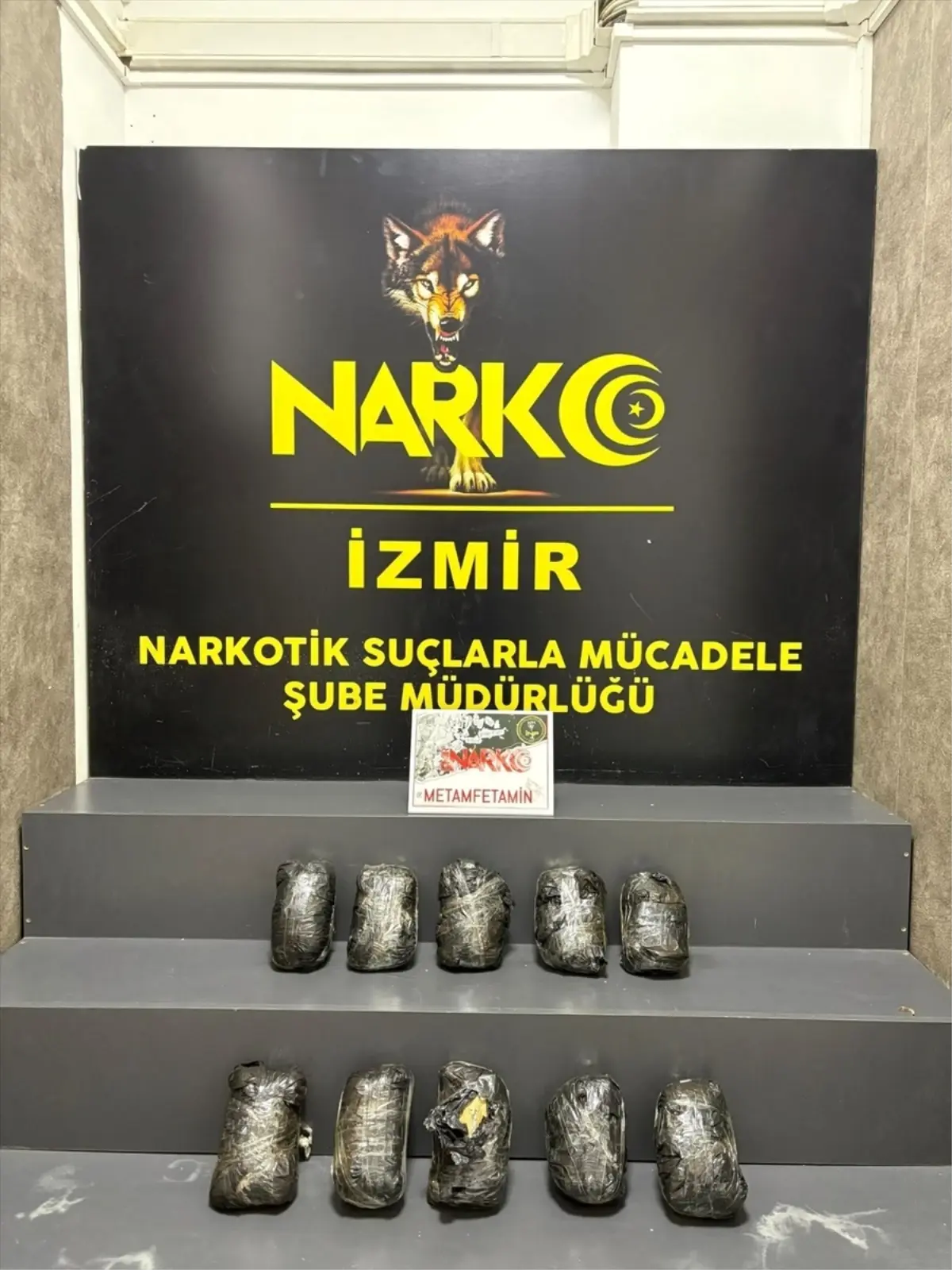 İzmir Konak’ta 10 Kilo Sentetik Uyuşturucu Ele Geçirildi