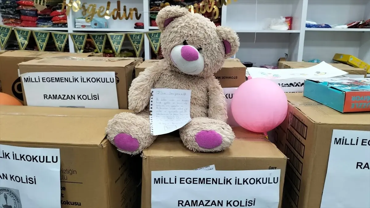 Manavgat'ta Öğrencilerin Düzenlediği 150 Yardım Kolisi Projesi