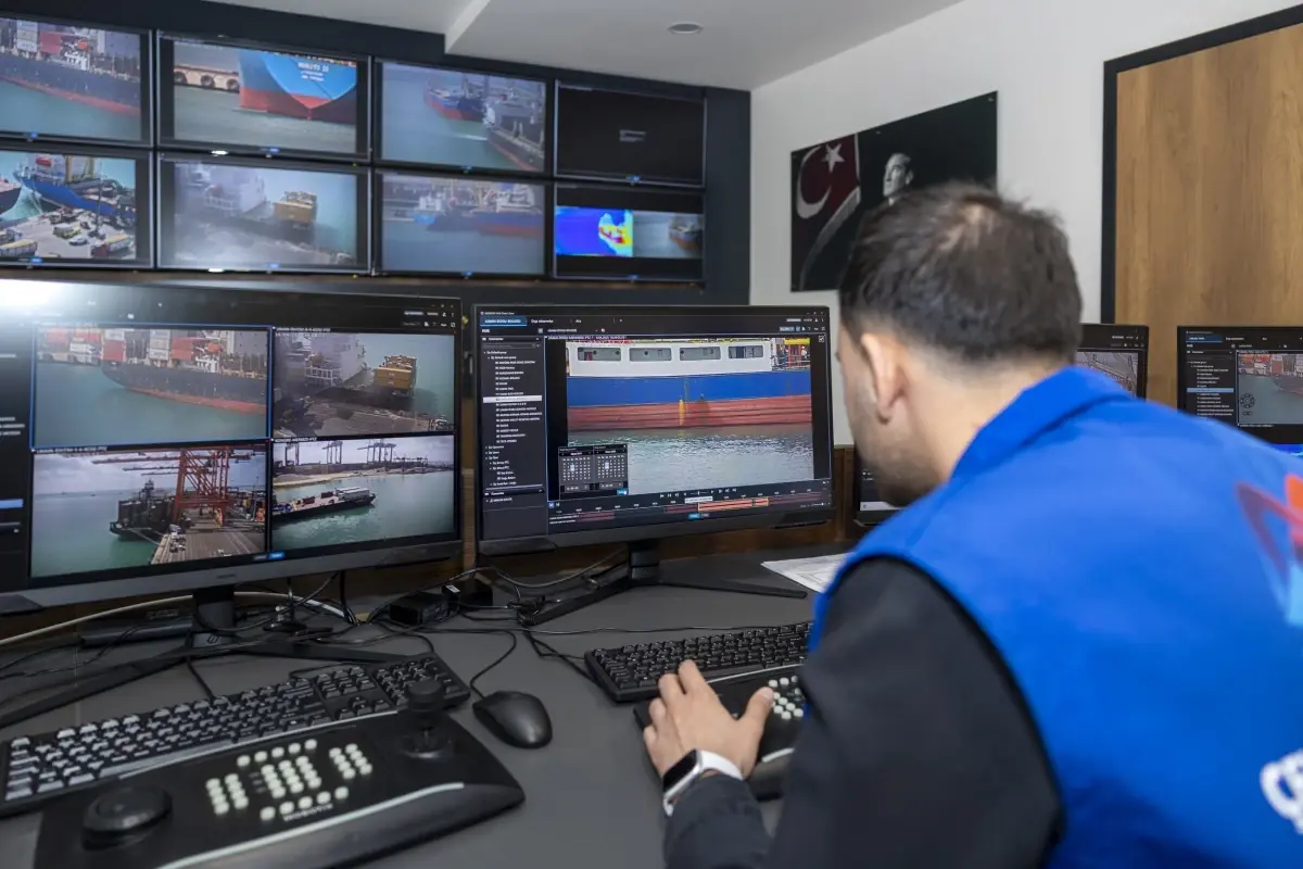 Mersin Limanı'nda Kirli Balast Deşarjı Yapan Gemiyi 13 Milyon TL'lik Para Cezası Bekliyor