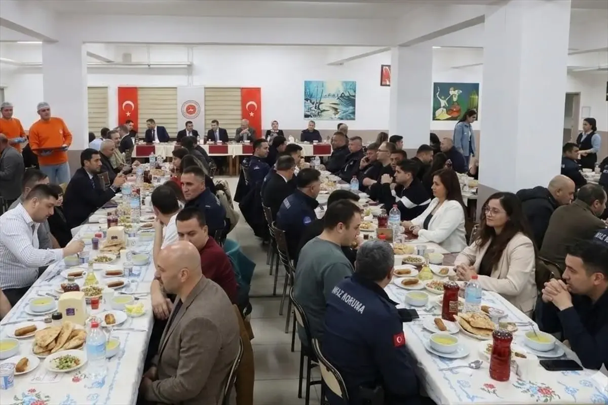 Ödemiş Kaymakçı T Tipi Cezaevi'nde Personel İçin Anlamlı İftar Etkinliği