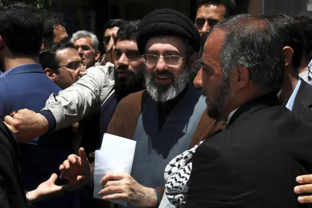 Ali Hamaney’in resmi