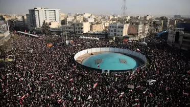 Tahran’da Mücteba Hamaney’e Destek Gösteren On Binlerce Katılımcı