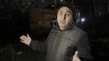 İtfaiye ekipleri yangını söndürürken