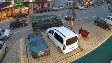 Trabzon Ortahisar’da 25 Yaşındaki Kadına Aşırı Hızlı Araç Çarptı, Hayati Tehlike