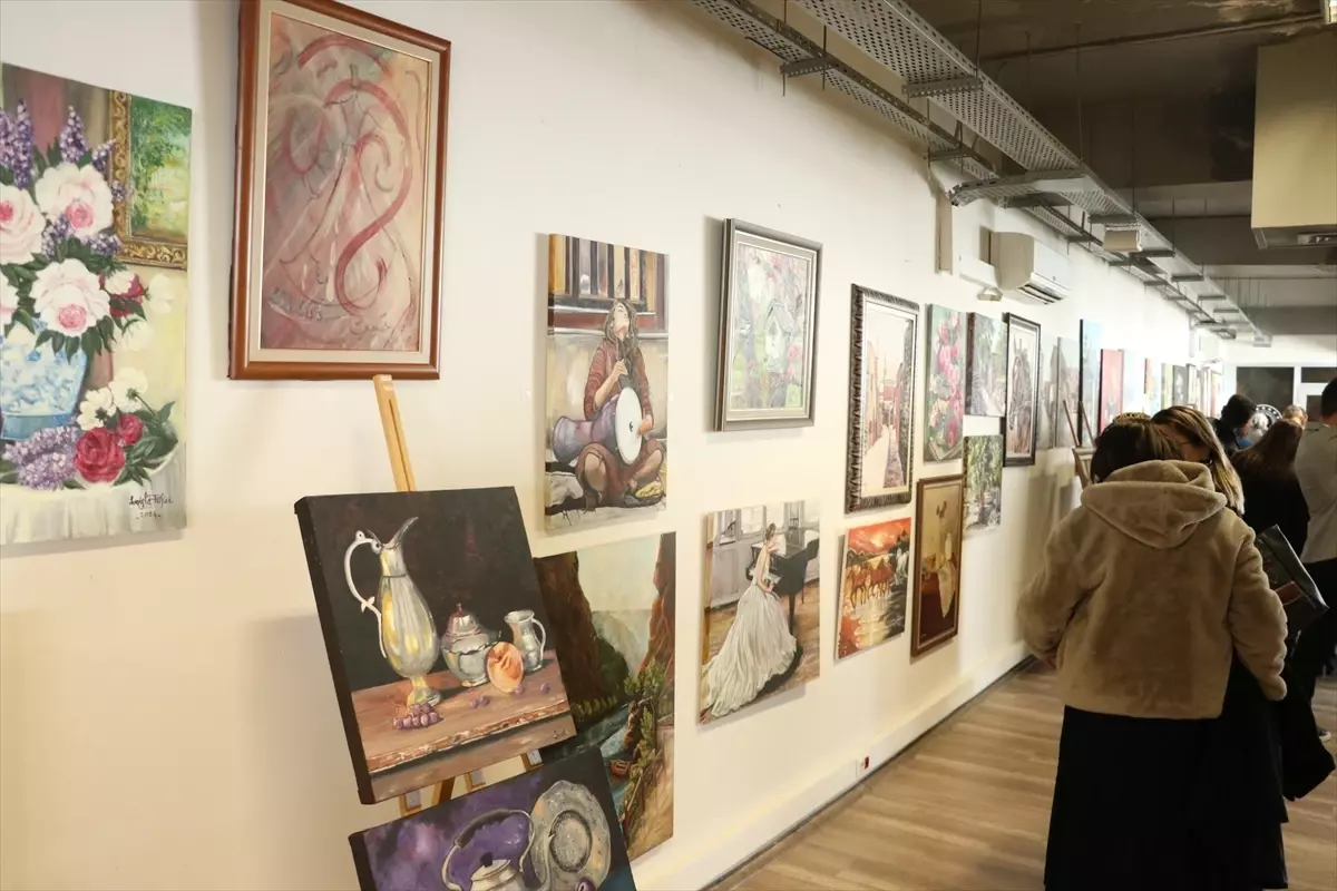 Kayseri'de Kadın Ressamların 8 Mart Özel Sergisi Açıldı