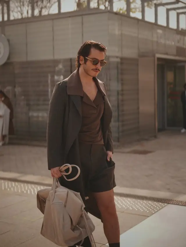 Boran Kuzum'un kombin detayı