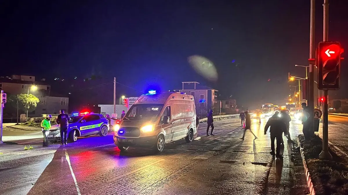 Kula’da Yaşlı Kadına Çarpan Araç, Yaralı Kadını Hastaneye Kaptı