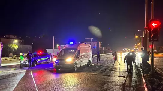 Kula’da Yaşlı Kadına Çarpan Araç, Yaralı Kadını Hastaneye Kaptı