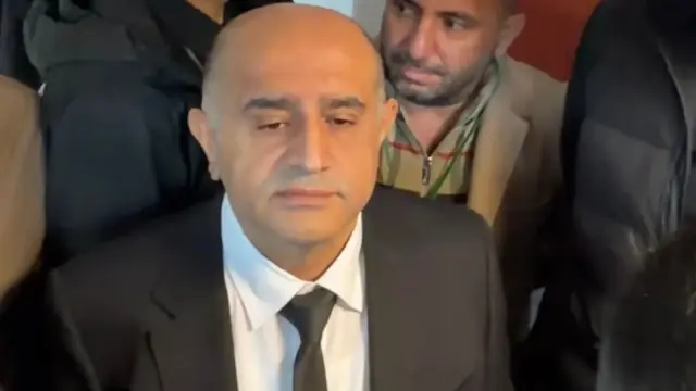 Mahkeme salonunda tartışma anı