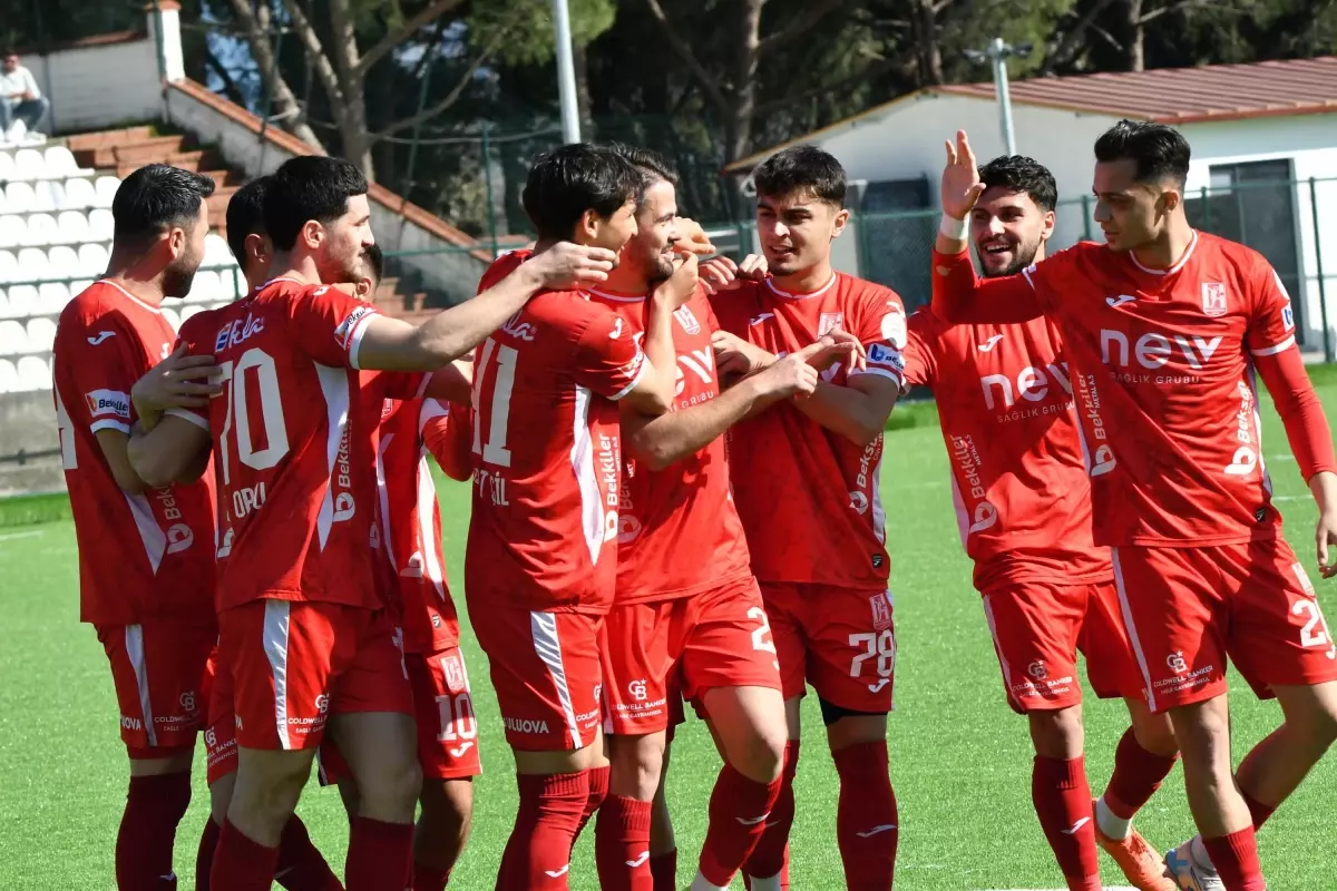 Balıkesirspor, Nazilli'yi 7-0'lık Farkla Geçerek Play-Off Yolunda Büyük Adım Attı