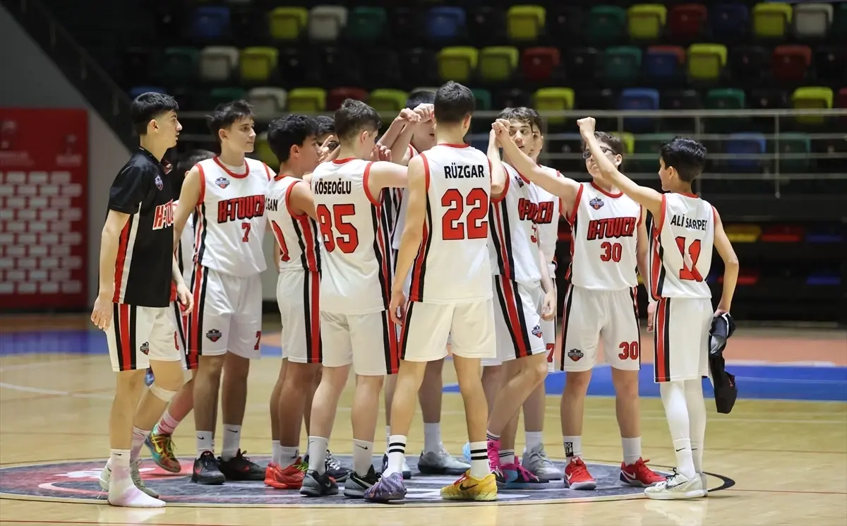 Samsun’da 14 Yaş Altı Basketbol Şampiyonası Heyecanı Başladı