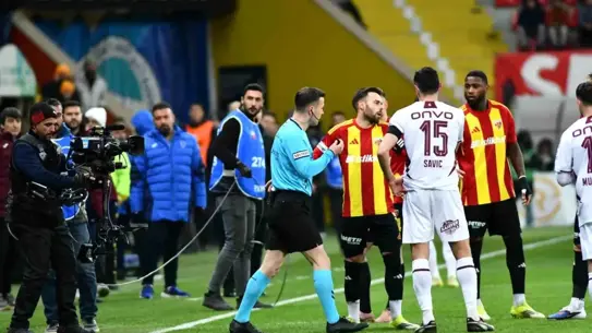 Kayserispor ve Trabzonspor'un İlk 20 Dakikası Golsüz Geçti