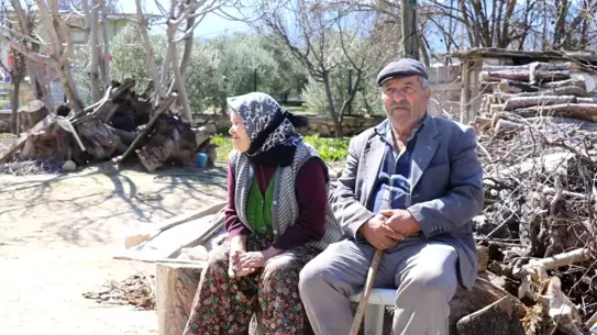 Deprem Sonrası Denizli’de Yaşlı Çiftin Mücadele Hikâyesi