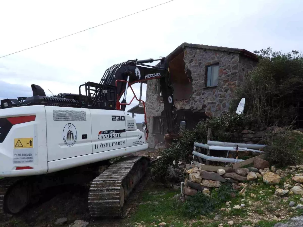 Çanakkale’de 31 Kaçak Yapı Yıkıldı: İl Merkezi ve Ayvacık’taki Denetim Güçlendi