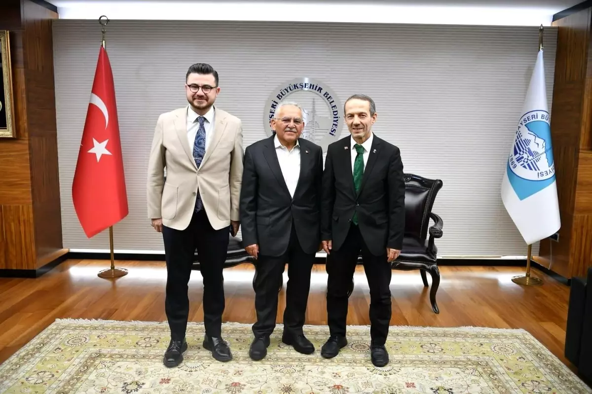 Kayseri'de Wushu Kung Fu Zirvesi: Büyükkılıç ve Akyüz Spor Yatırımlarını Görüştü