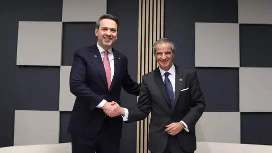 Enerji Bakanı Bayraktar, Paris Nükleer Zirvesi'nde Bölgesel İşbirliği Görüşmelerini Derinleştirdi