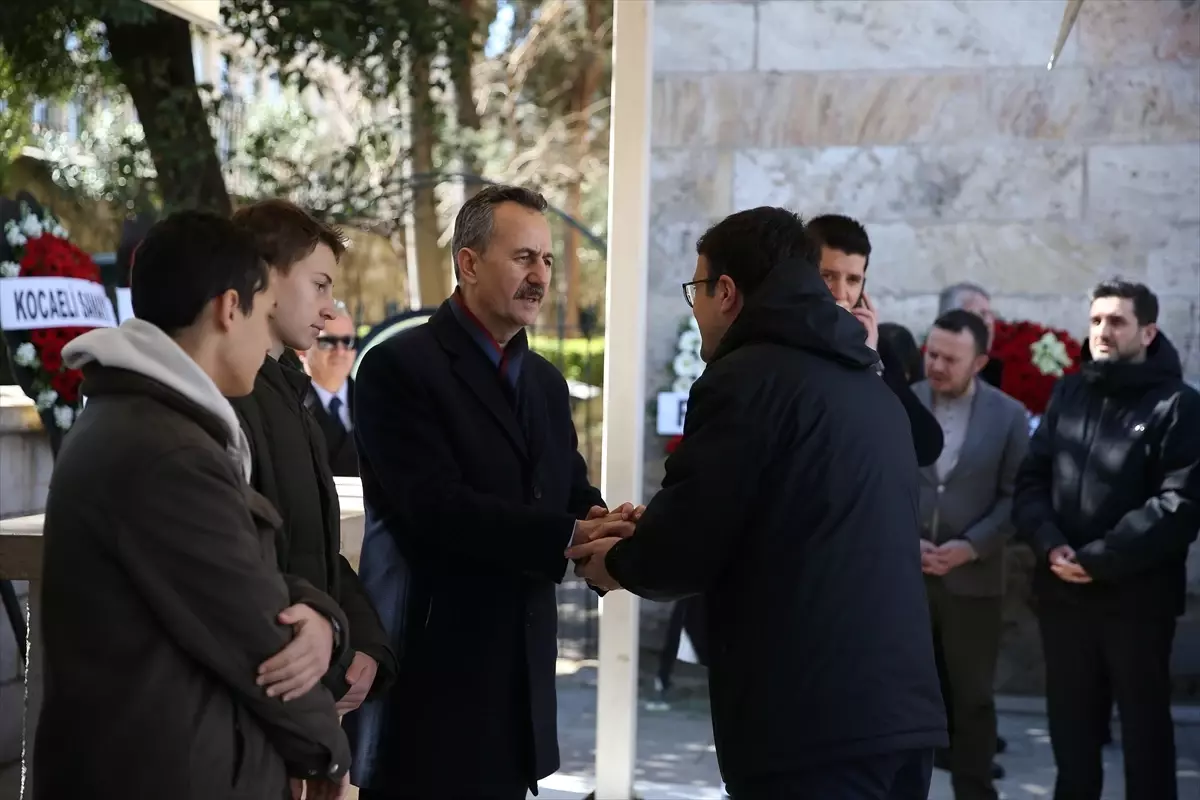 Necat Beyeç’in Cenazesi Bursa’da Toplu Katılım İle Defnedildi