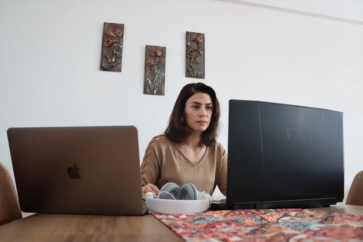 Evden Çıktı, Yapay Zeka ile Müzik ve Görsel Üretmeye Başladı: Erzincanlı Güldem Turan’ın Hikayesi