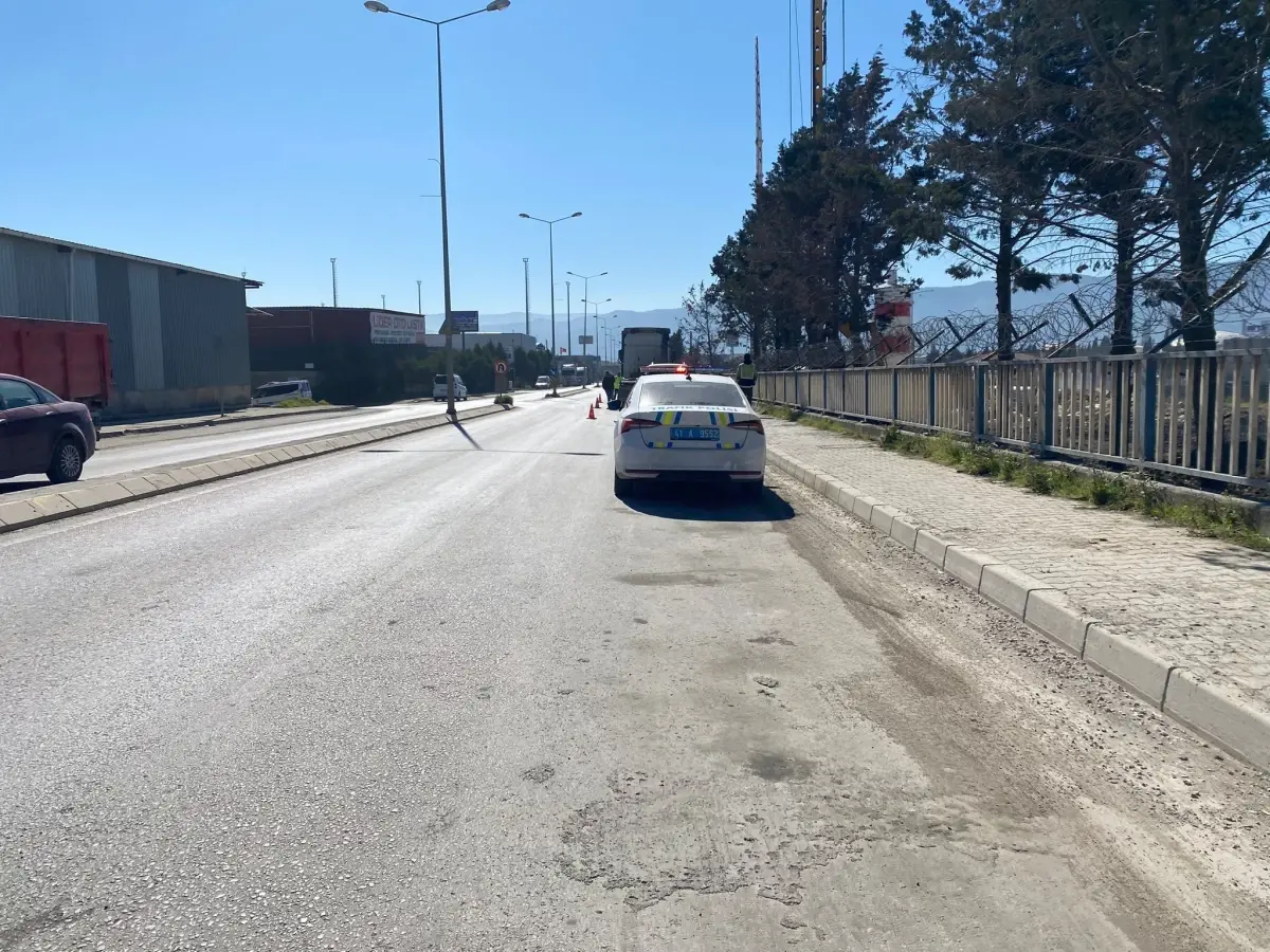 Kocaeli Körfez'de Geri Manevra Yapan TIR'ın Yol Açtığı Ölümcül Kaza