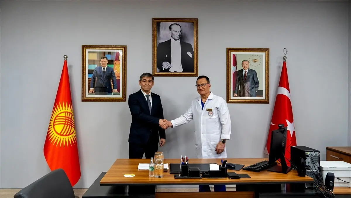 Kırgızistan Sağlık Bakanı Osmonov, Erdoğan Adlı Hastaneyi İnceledi