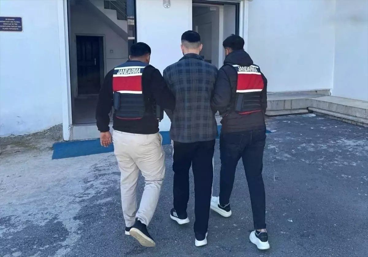 Mersin Jandarması 21 Yıllık Hapis Cezalı Firariyi Yakalamada Başarılı Oldu