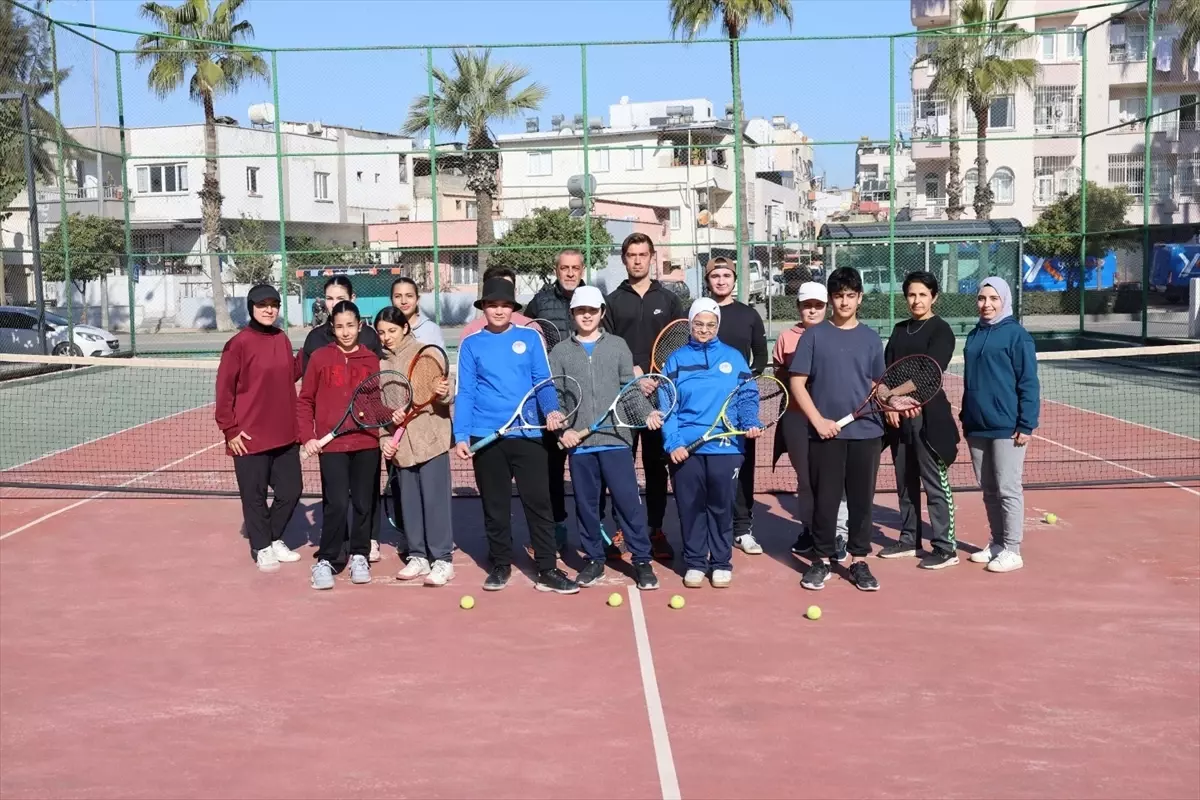 Mersin’in Akdeniz İlçesinde Gençlere Açılan Yeni Tenis Kursu
