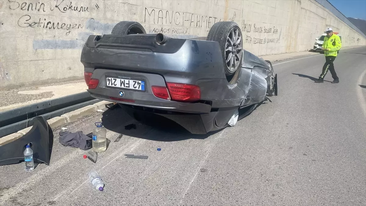 Seydişehir'de Takla Atan Araç 4 Yaralıyla Hastaneye Kaldırıldı