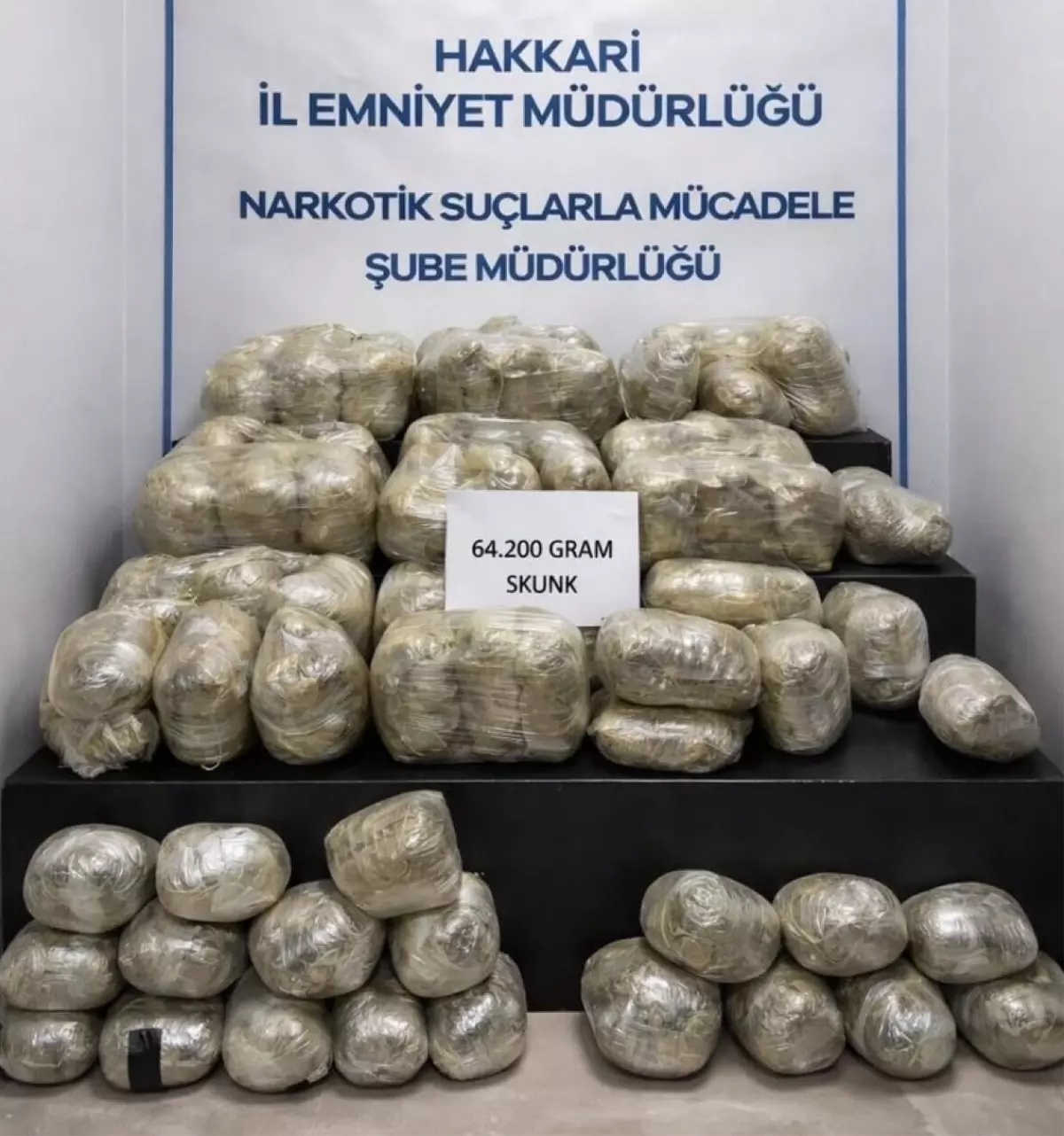 Hakkari'de 64 Kilogram Uyuşturucu Ele Geçirildi: 4 Şüpheli Tutuklandı