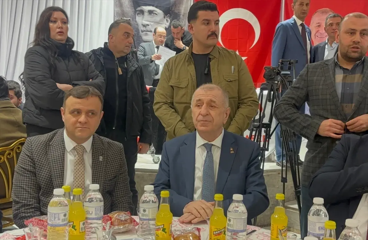 Ümit Özdağ İftar Programında ABD ve İsrail'in İran Saldırısını Eleştirdi