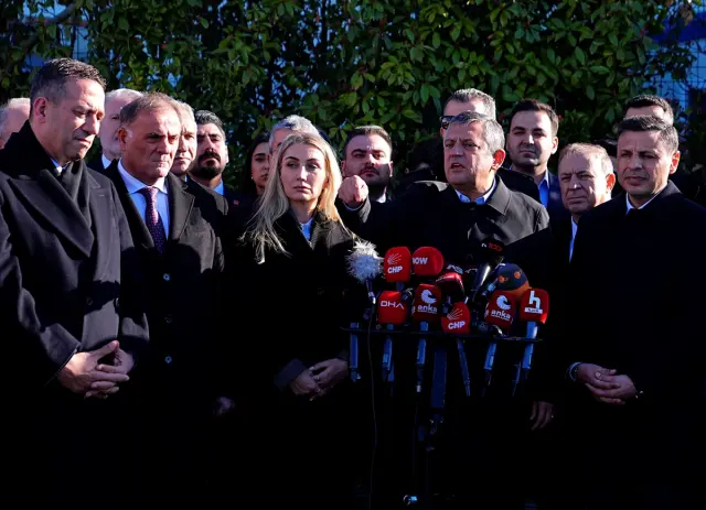 Gazeteciler duruşmayı izliyor